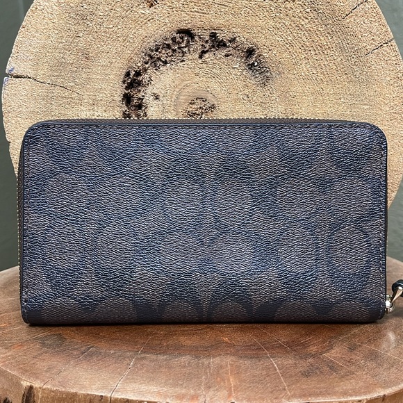 NWOT COACH LARGE PHONE WALLET IN SIGNATURE CANVAS & SMOOTH LEATHER - Picture 2 of 16